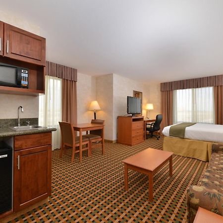 Holiday Inn Express Rawlins By Ihg Exterior photo
