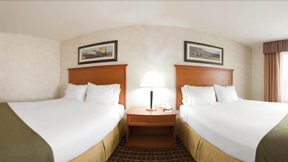 Holiday Inn Express Rawlins By Ihg Exterior photo