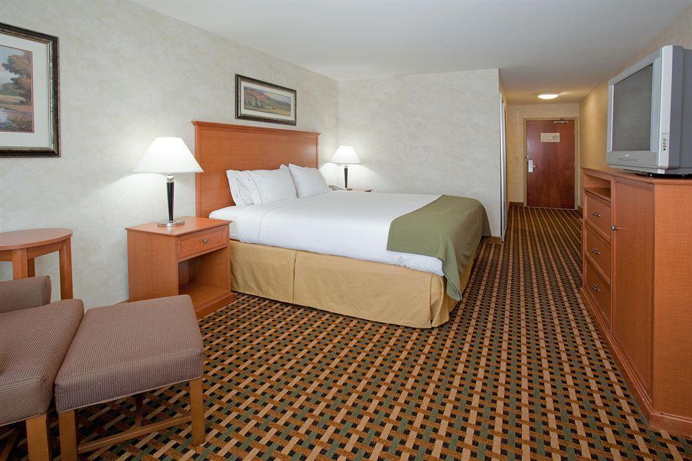 Holiday Inn Express Rawlins By Ihg Room photo