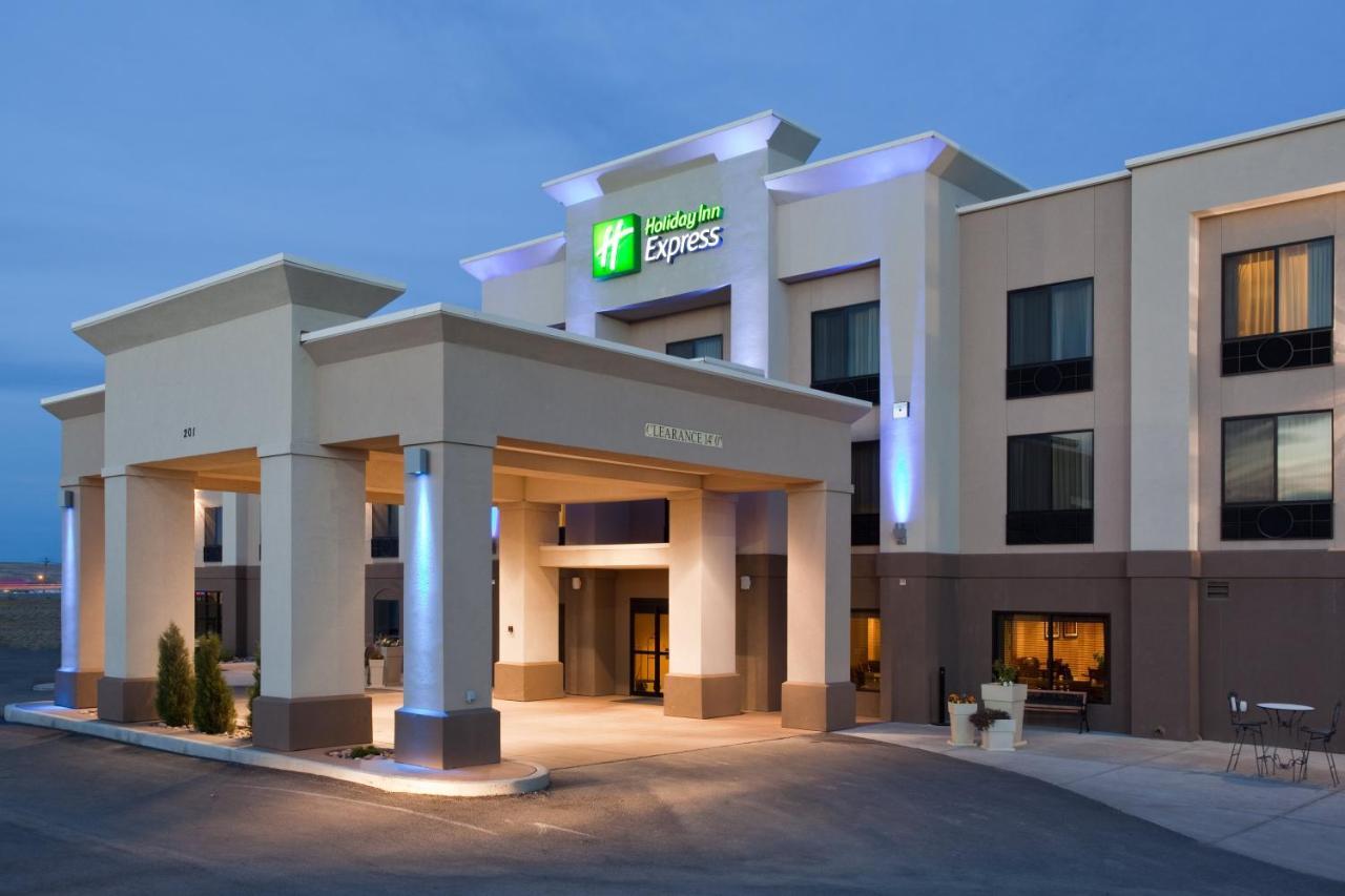 Holiday Inn Express Rawlins By Ihg Exterior photo