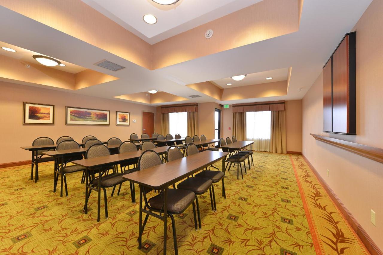 Holiday Inn Express Rawlins By Ihg Exterior photo