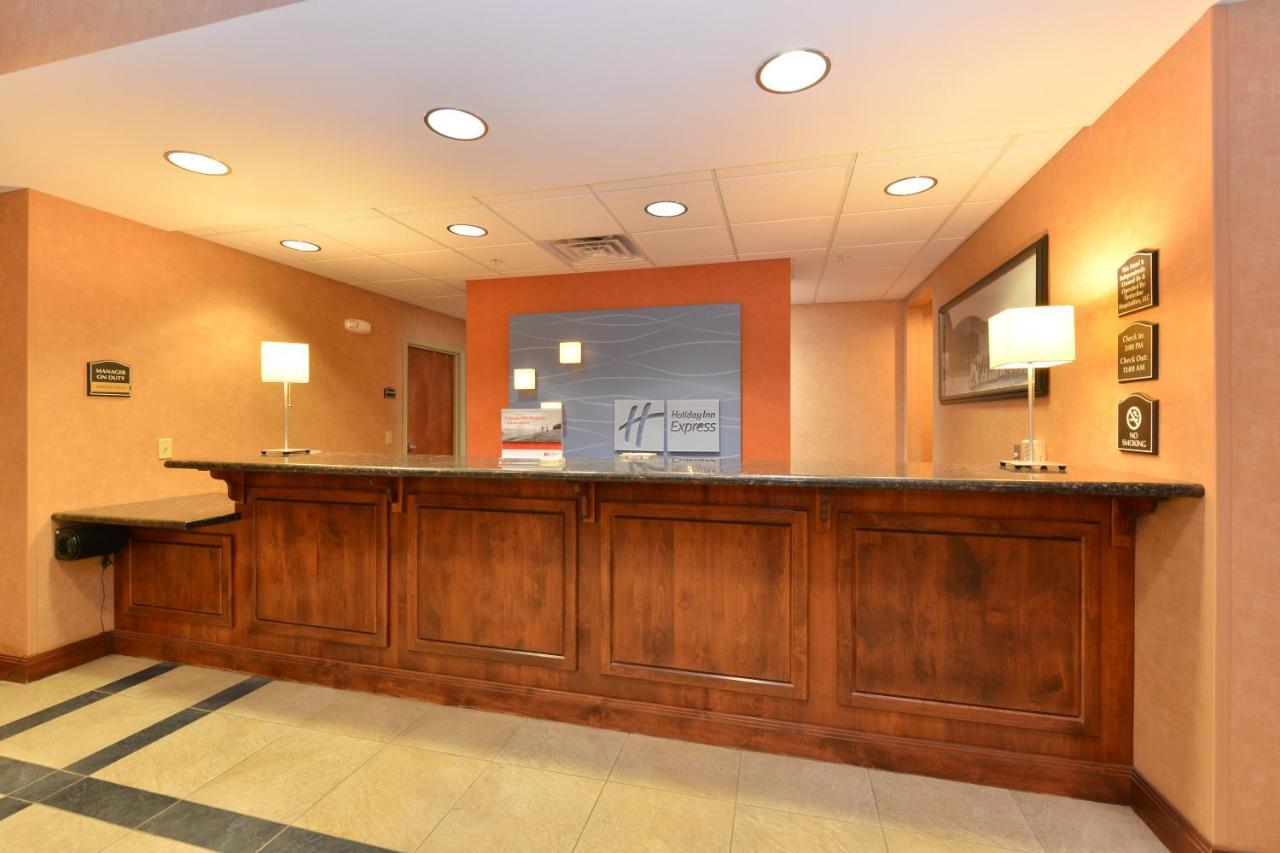 Holiday Inn Express Rawlins By Ihg Exterior photo
