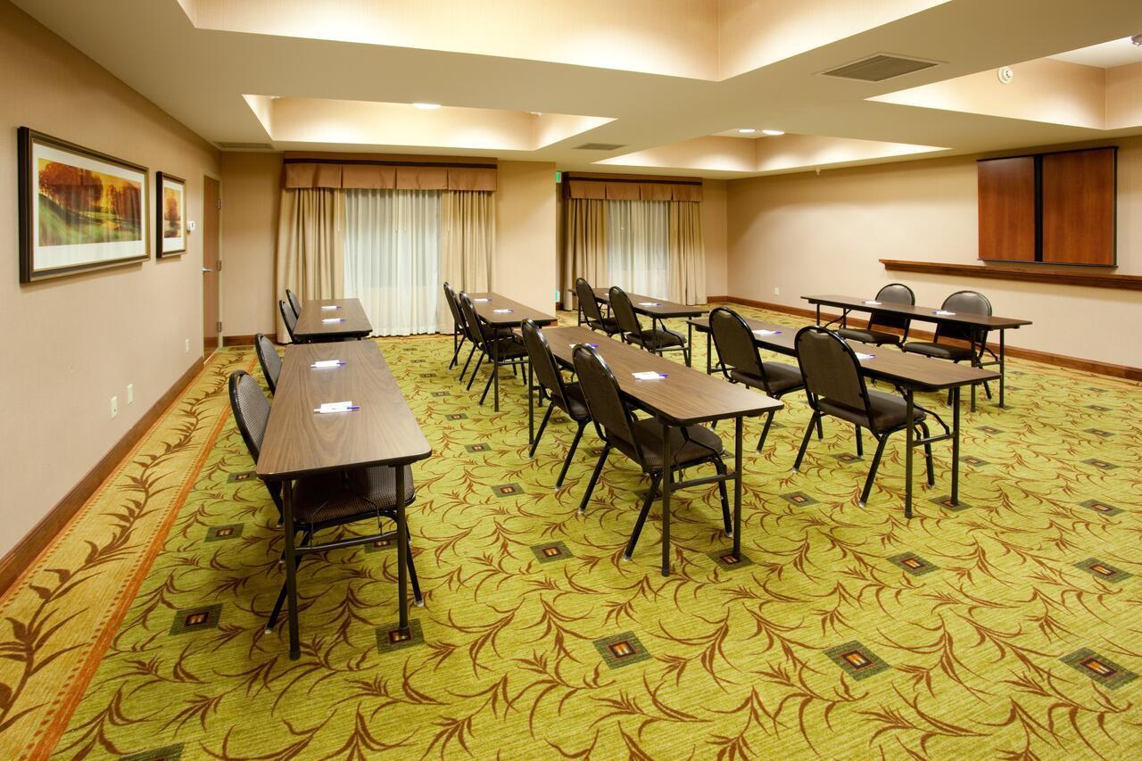 Holiday Inn Express Rawlins By Ihg Exterior photo